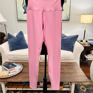 ALO Yoga Candy Heart Pink Leggings NWT Size small UNRELEASED COLOR